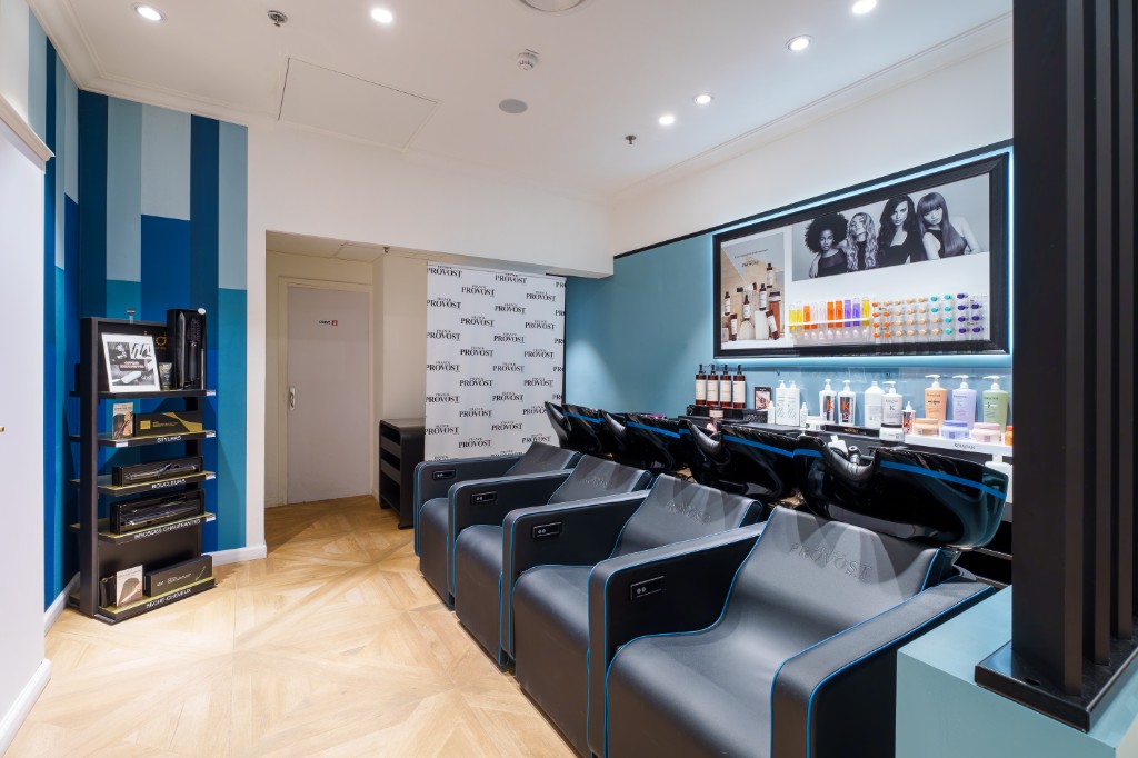 Salon Franck Provost — espace lavage