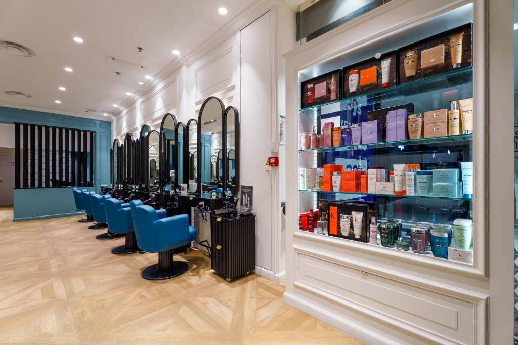 Salon Franck Provost — postes de coiffure