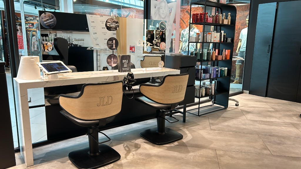 Salon Jean Louis David — postes avec tablettes