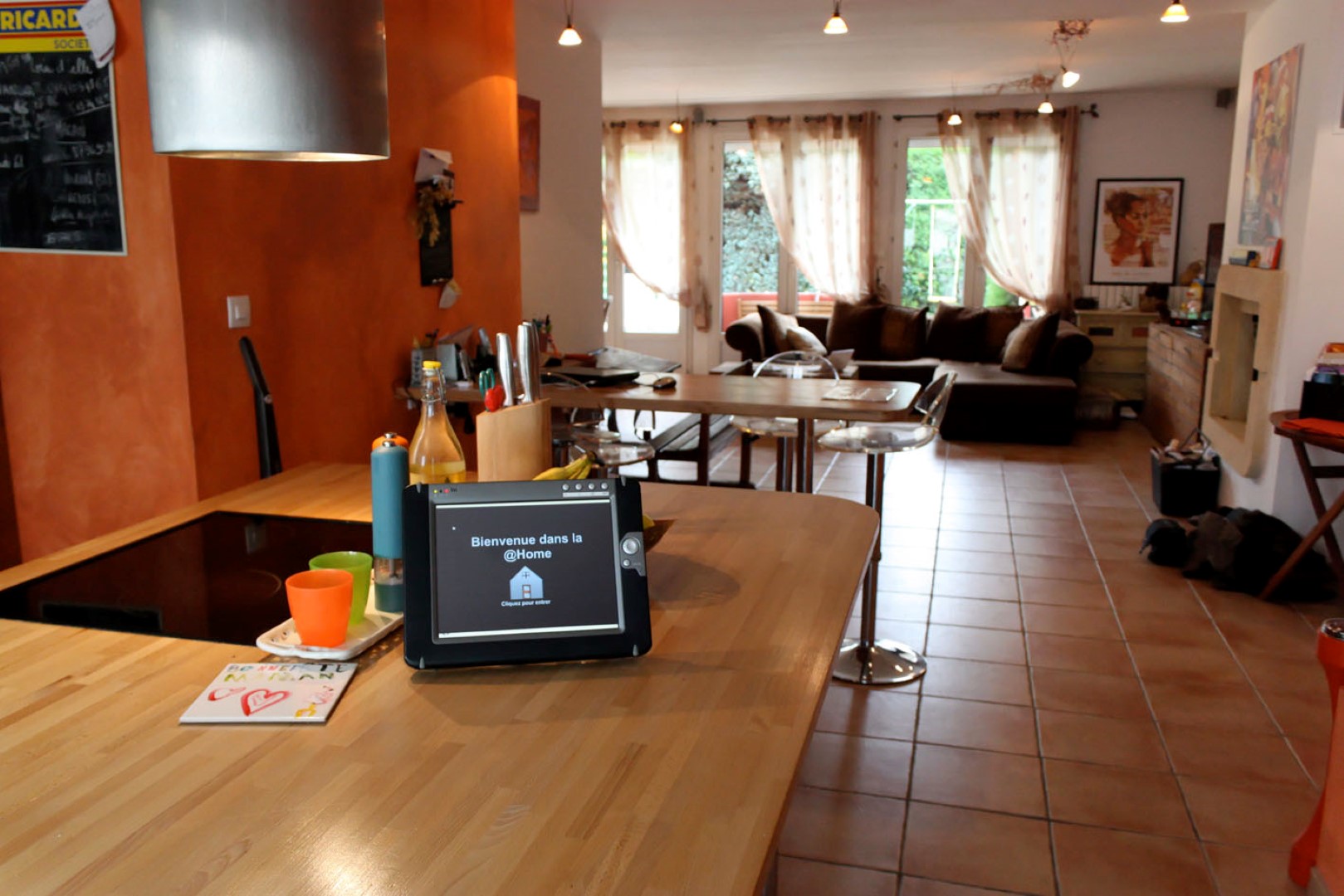 Tablette de contrôle maison connectée